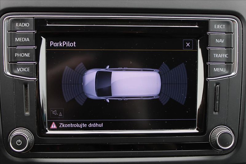 Volkswagen Sharan 2,0 TDI  NAVIGACE,TAŽNÉ - fotka 13 z 33