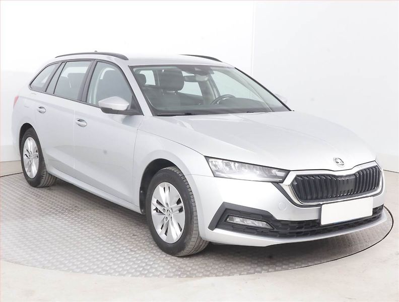 Škoda Octavia (2022) Ambition 2.0 TDI, ČR,1.maj - fotografie inzerátu