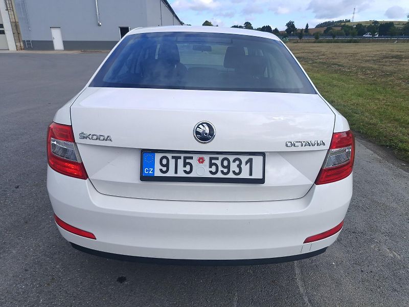 Škoda Octavia III 1.6 TDI - fotka 5 z 45