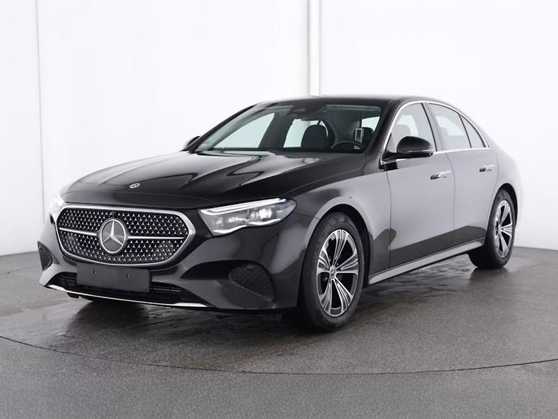 Mercedes-Benz Třídy E 220d 4M Avantgarde 360 Paměť D - fotka 1 z 8