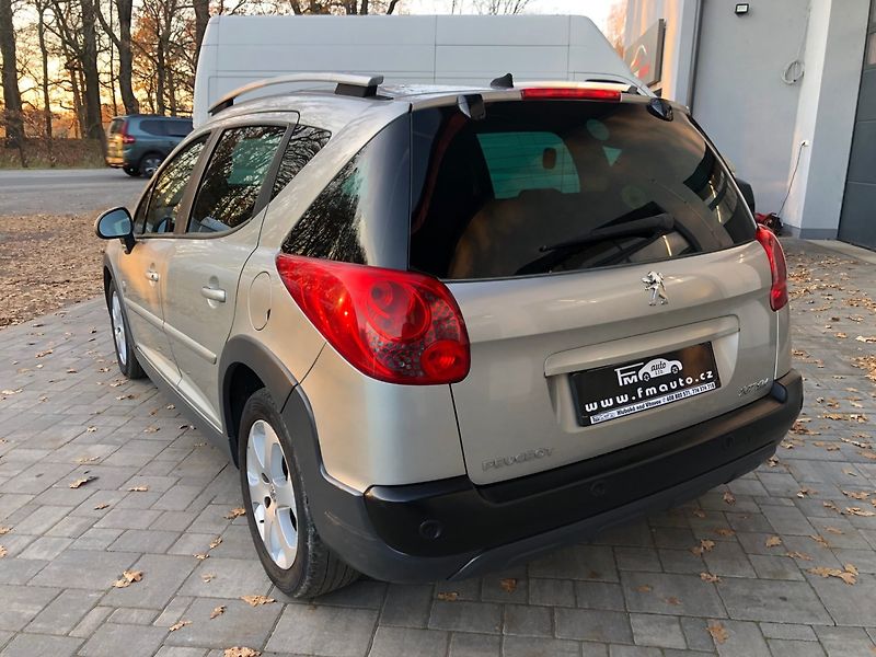 Peugeot 207 (2008) 1.6 HDi OUTDOOR - fotka 7 z 29