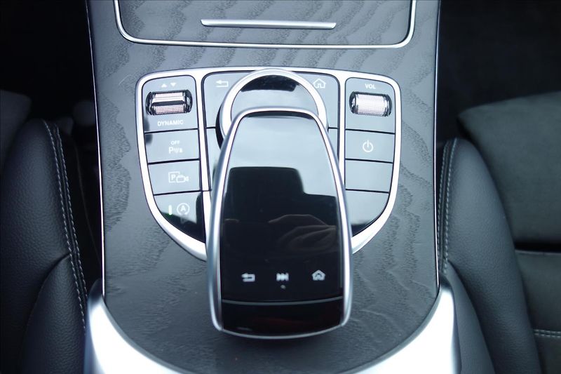 Mercedes-Benz Třídy C 220 CDi,ČR,1 MAJ.,4M,AMG. - fotka 33 z 43