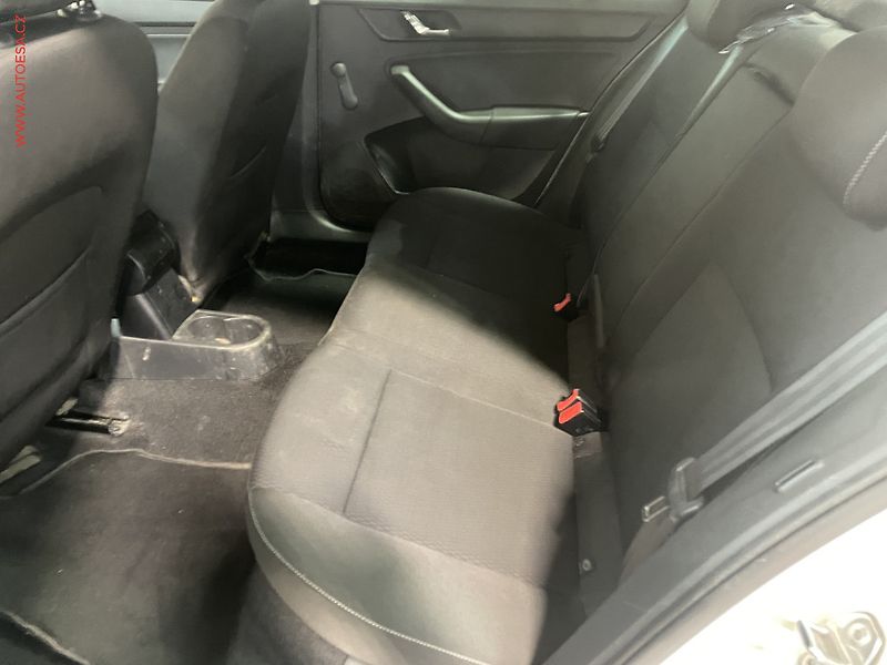 Škoda Rapid (2013) 1.2 TSi, ČR, Ambition, navi - fotka 10 z 15