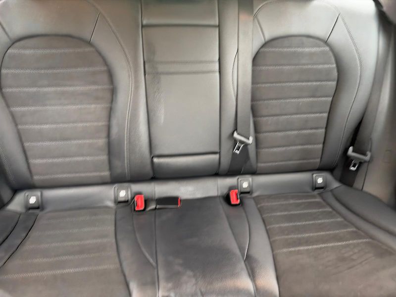 Mercedes-Benz GLC (2021) 300 de 4 matic - fotka 10 z 31