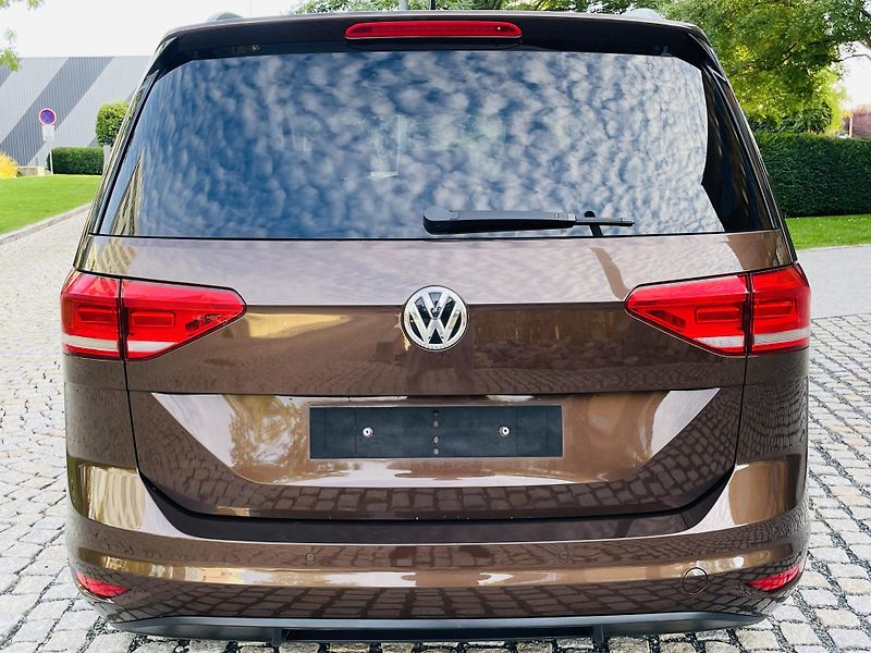Volkswagen Touran 1.2TSI MANUÁL 7MÍST SERVISKA - fotka 15 z 42