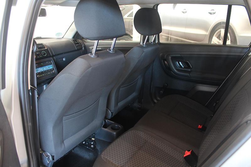 Škoda Fabia (2011) 1.2TSI 63kW Klima  - fotka 16 z 27