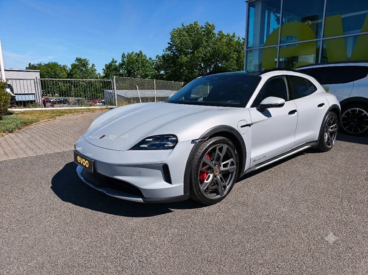 Porsche Taycan 4S Cross Turismo