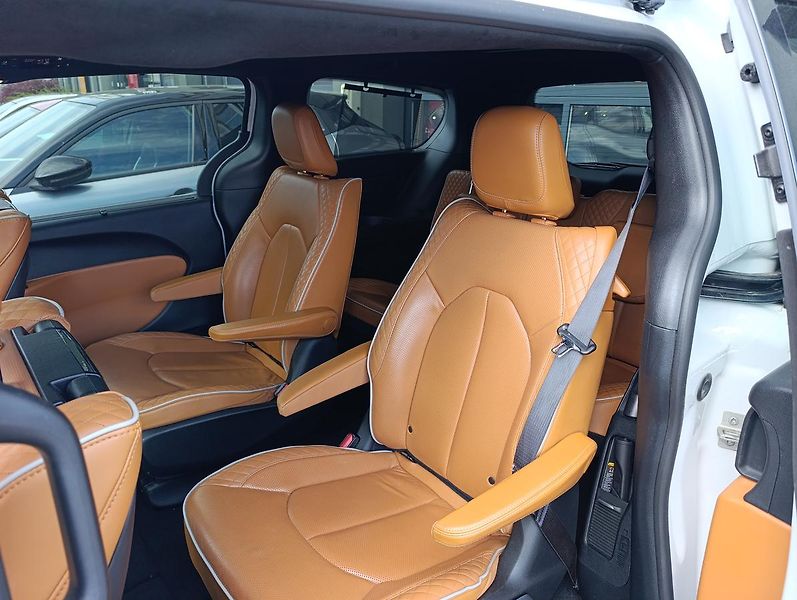 Chrysler Pacifica (2021) PINNACLE AWD 3,6 V6 - fotka 10 z 22