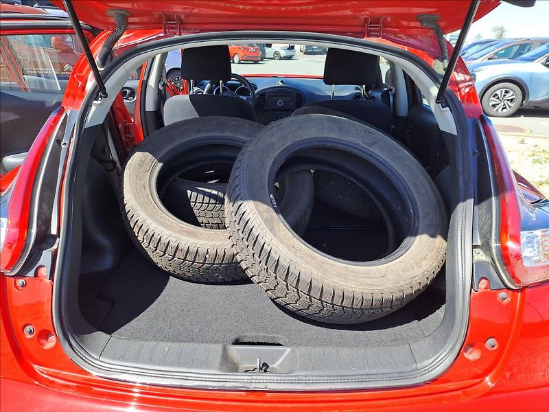 Nissan Juke 1,6 i KOUPENO CZ - fotka 9 z 14