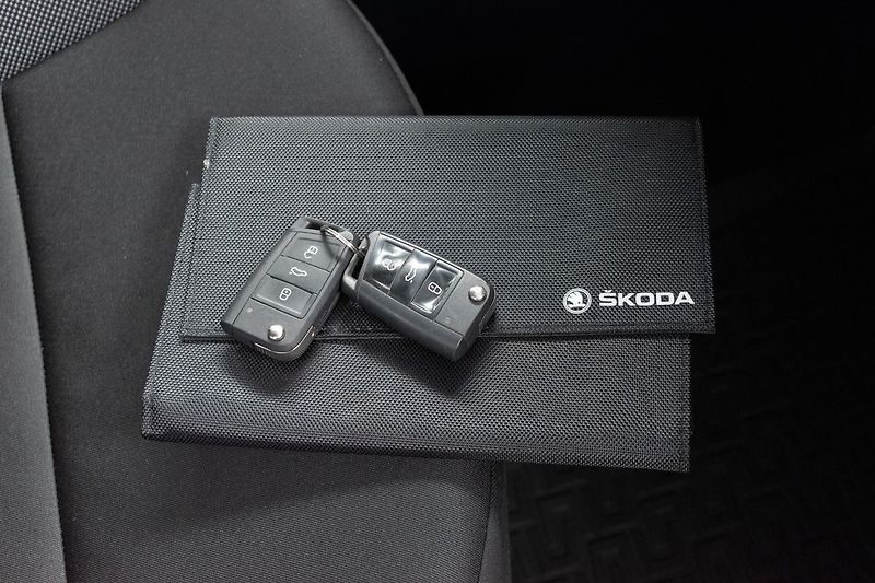 Škoda Octavia 1.5 TSI AMBITION*SmartLink*ČR* - fotka 27 z 34