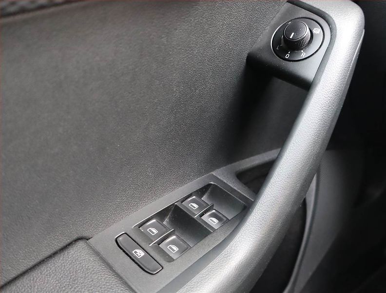 Škoda Octavia (2015) RS 2.0 TDI, Automat, Kůže - fotka 16 z 19
