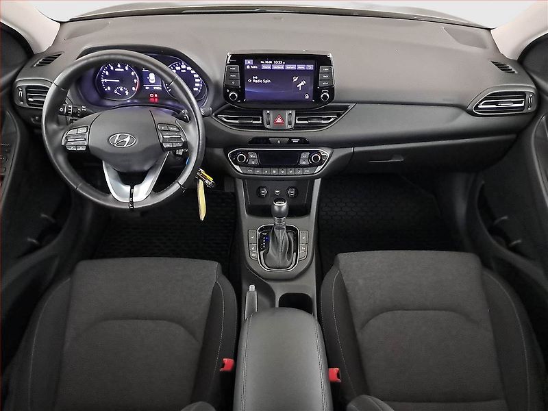Hyundai i30 (2023) Smart 1.0 T-GDI - fotka 8 z 17
