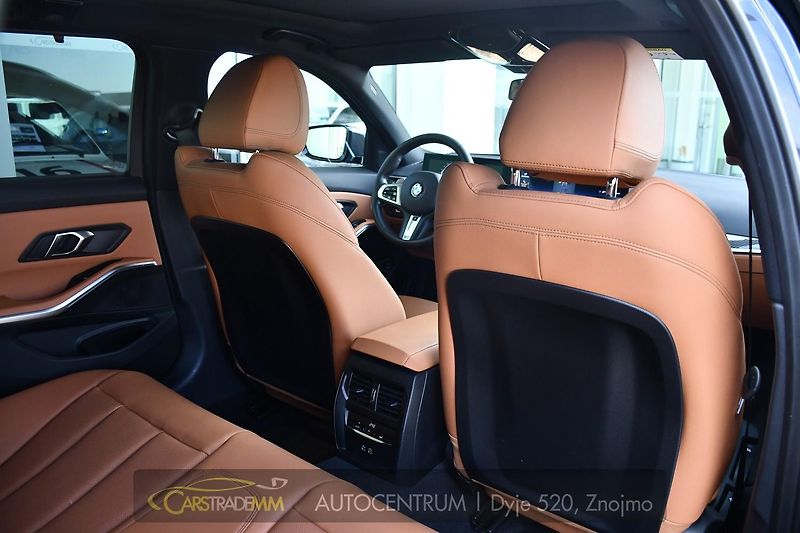 BMW Řada 3 320d xDrive M-SPORT ČR 1.M - fotka 18 z 62