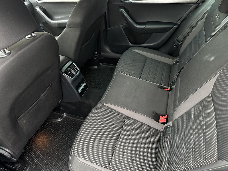 Škoda Octavia Combi 2.0 TDI DSG 4X4 Scout - fotka 11 z 29