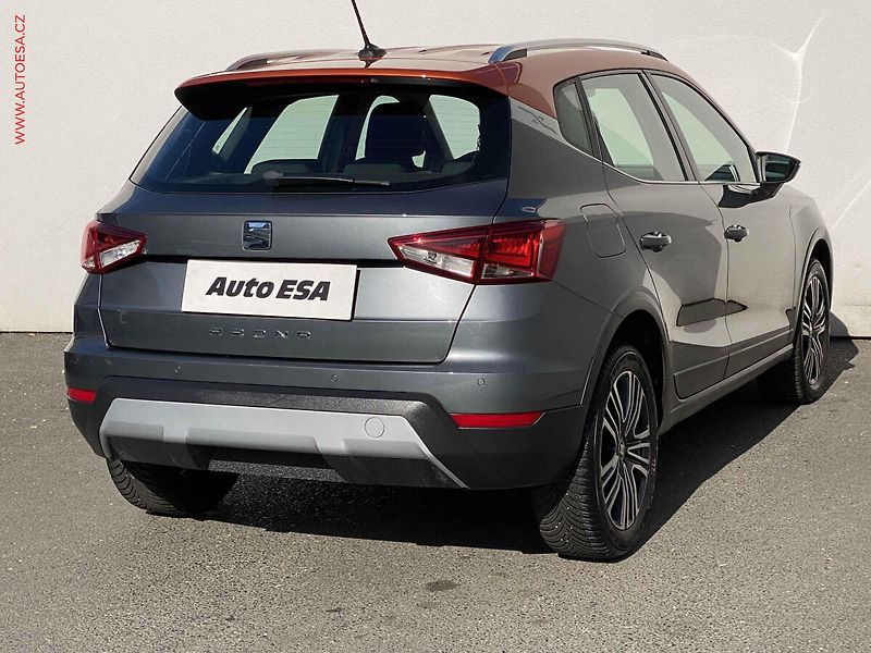 Seat Arona (2018) 1.0 TSi, Xcellence, DSG, navi - fotka 4 z 19