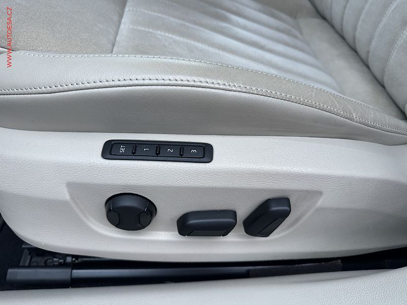 Škoda Superb (2015) 1.8TSI, 2.maj,ČR, Style, DSG - fotka 21 z 24