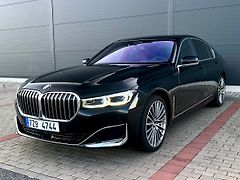 BMW Řada 7 750i xDrive Individual  390kw - fotografie inzerátu