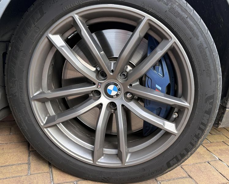 BMW Řada 5 (2017) BMW 540i Tour, noční, nez.tope - fotka 13 z 14