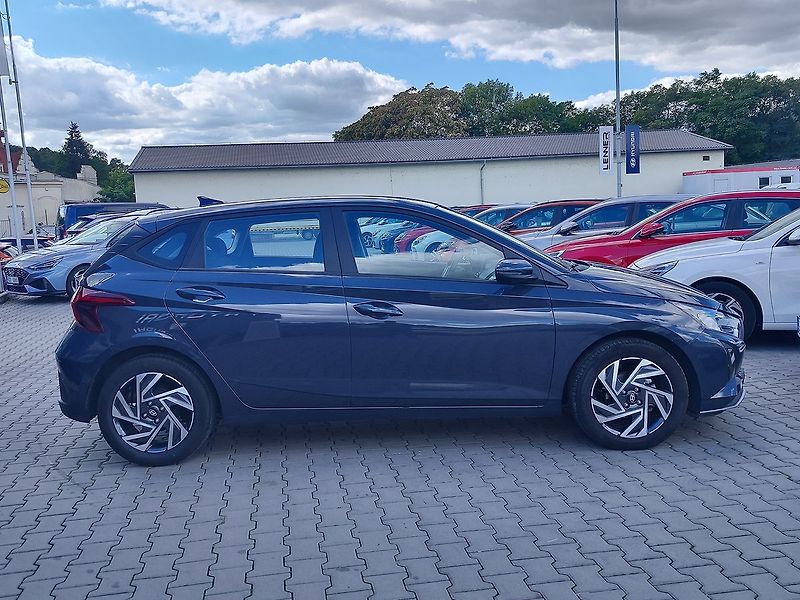 Hyundai i20 1.2i/57kW Wave - fotka 4 z 29