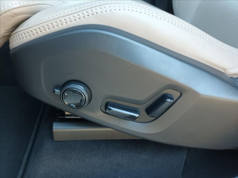 Volvo XC90 2,0 B5,BRIGHT PLUS,ČR,POLESTAR - fotka 33 z 37
