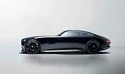 Mercedes-Benz Vision Iconic kombinuje retro-futuristický design. Auto se dobíjí přes solární lak.