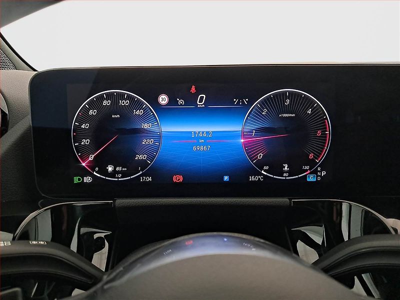 Mercedes-Benz GLA (2024) 200 d 4MATIC - fotka 11 z 22