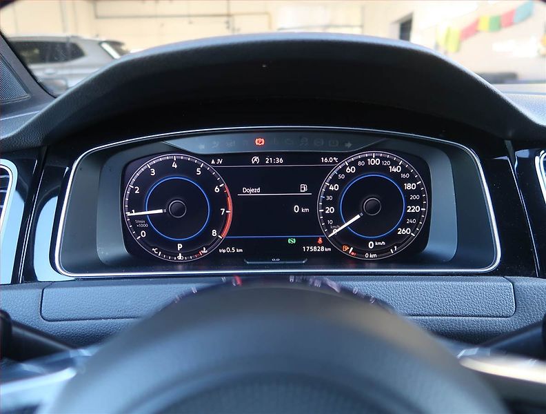 Volkswagen Golf (2020) R-Line 1.5 TSI, Automat, Kůže - fotka 11 z 20