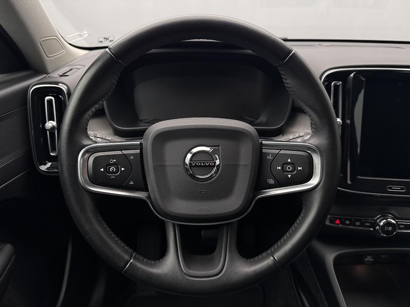 Volvo XC40 D3 INSCRIPTION AUT - fotka 3 z 43