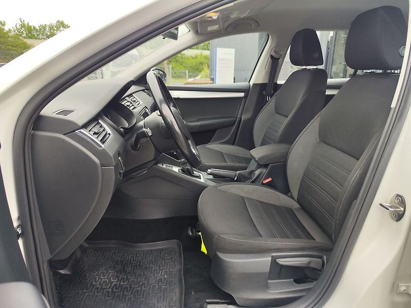 Škoda Octavia 1.5 TSi/96kW Ambition G-TEC - fotka 13 z 26
