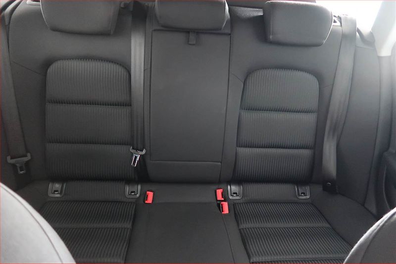 Audi A4 (2015) Sport 2.0 TDI, Navi, Bi-Xenony - fotka 10 z 18