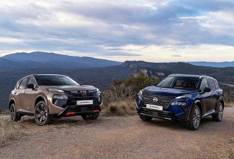 Dvě varianty oblíbeného japonského SUV vedle sebe.