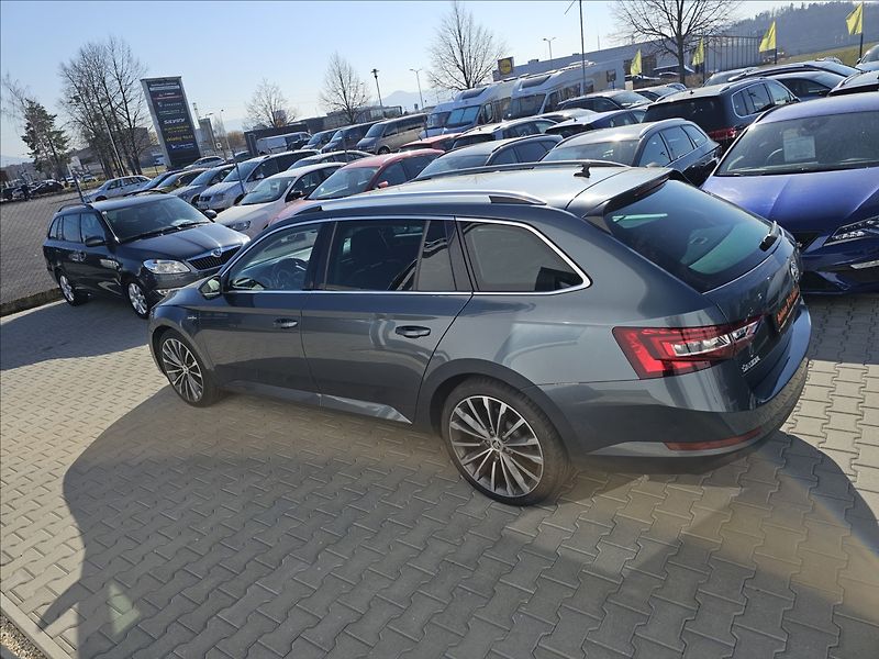 Škoda Superb 3 2,0TDi Laurin & Klement - fotka 9 z 46