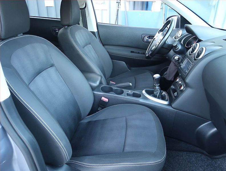 Nissan Qashqai (2012) 1.5 dCi, Tempomat - fotka 9 z 21