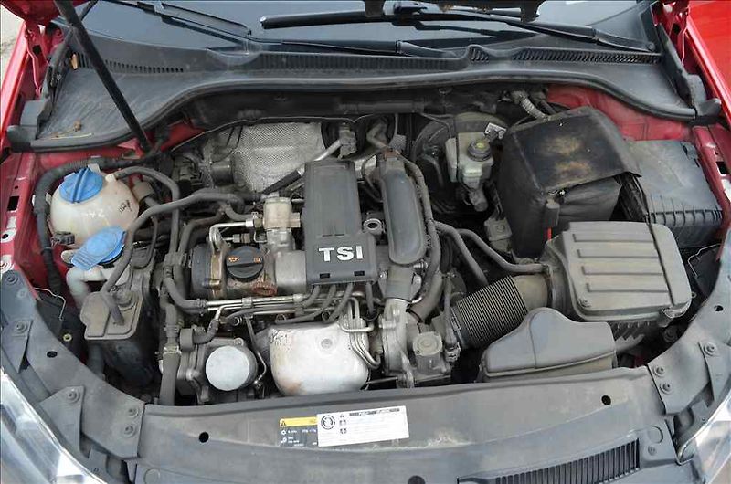 Volkswagen Golf (2013) 1,2 TSI - fotka 12 z 21
