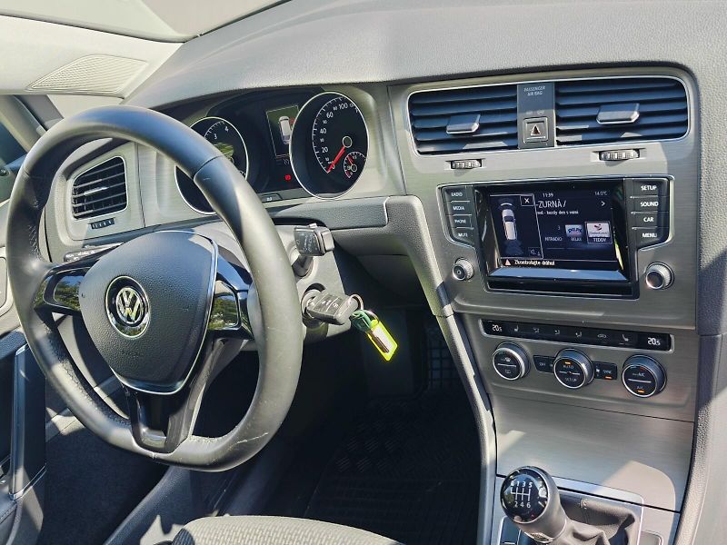 Volkswagen Golf (2014) 1,2 TSI 77 kW Comfortline - fotka 22 z 39