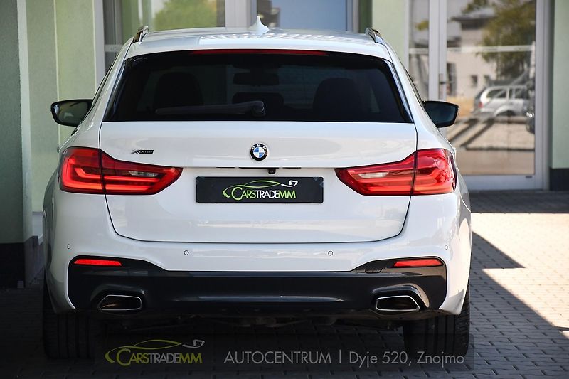BMW Řada 5 520d - fotka 4 z 58