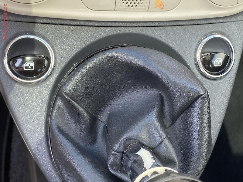 Fiat 500 (2018) 1.2i, Lounge, kůže, panor - fotka 13 z 17