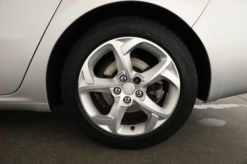 Peugeot 508 (2011) 2.0 HDi, ČR,1.maj, Xenony - fotka 16 z 16