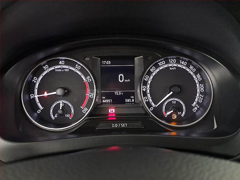 Škoda Rapid (2019) 1.0 TSI, Park. senzory - fotka 11 z 17