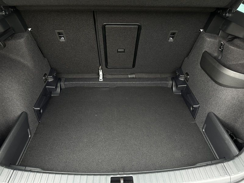 Škoda Karoq 1.5TSi DSG 150PS Top & Selecti - fotka 38 z 40