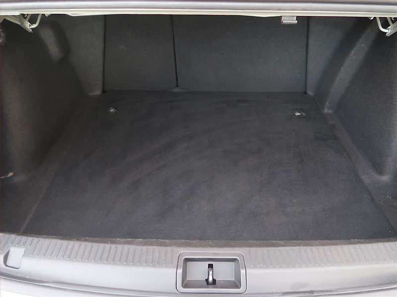 Renault Fluence (2012) 1.6 16V, Tempomat - fotka 13 z 17