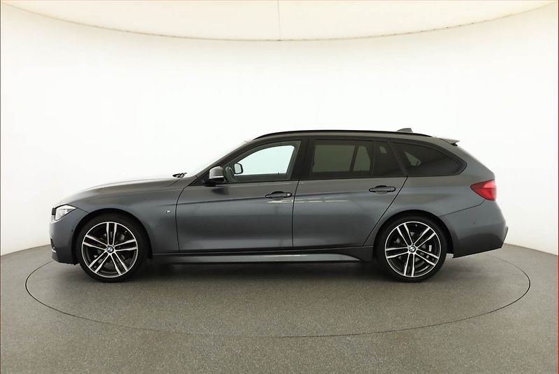 BMW Řada 3 (2019) 320 d xDrive, 4X4, Automat - fotka 3 z 21