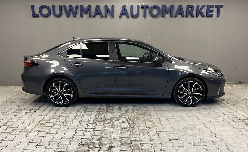 Toyota Corolla 1.8 Hybrid AT EXECUTIVE - fotka 16 z 16