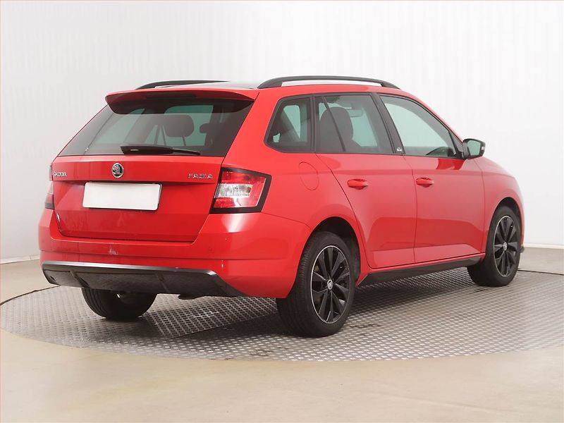 Škoda Fabia (2017) Monte Carlo 1.0 TSI, Automat - fotka 5 z 17