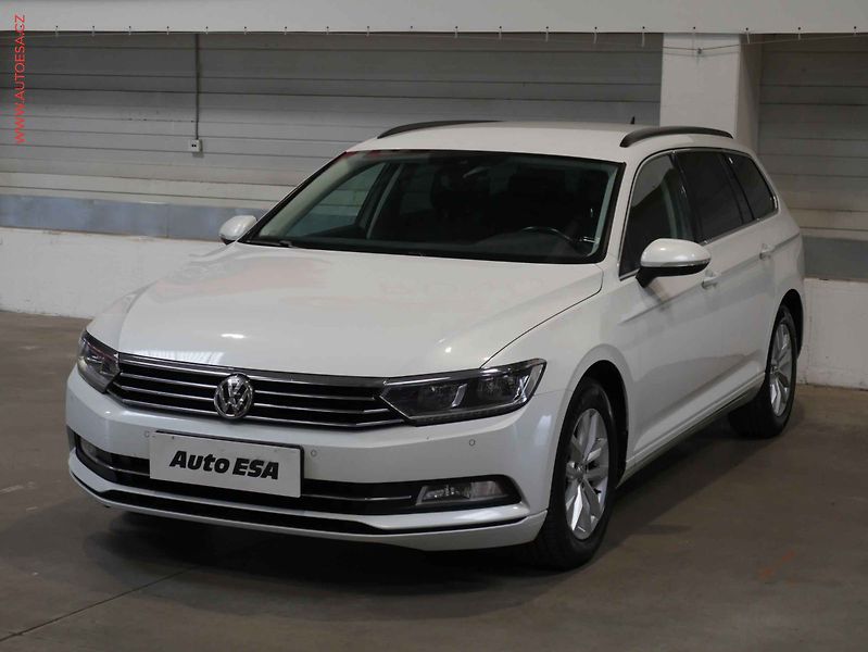 Volkswagen Passat (2018) 2.0TDi, LED, navi - fotka 3 z 27