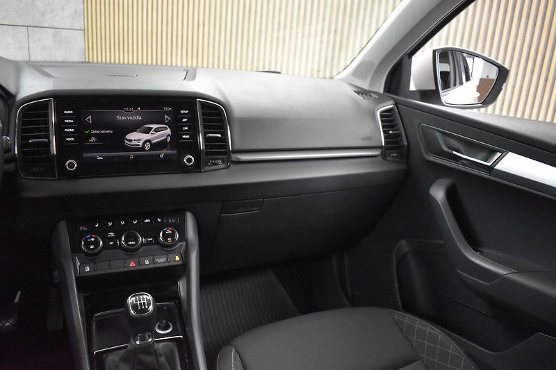 Škoda Karoq 1.5 TSI TAŽNÉ*KAMERA*ČR* - fotka 9 z 34