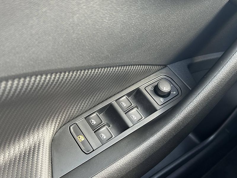 Škoda Scala Monte Carlo 7DSG 1,0TSI - fotka 21 z 25