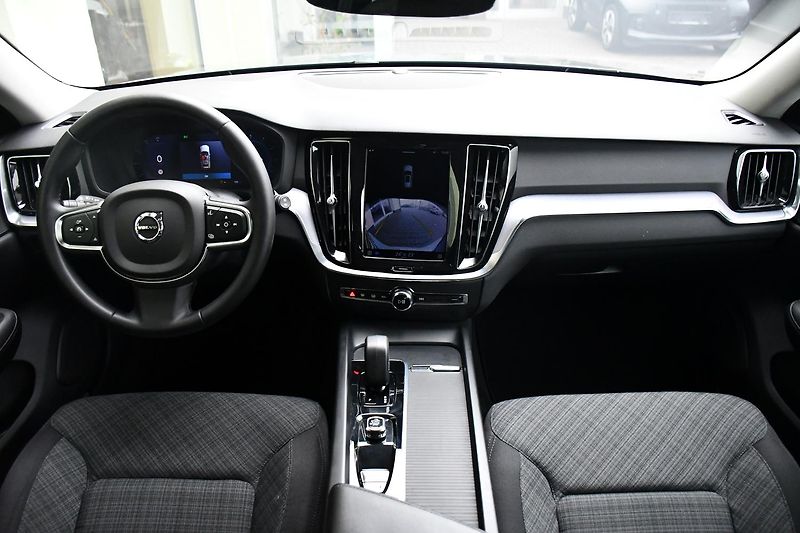 Volvo V60 2.0B4 LED NAV TAŽNÉ - fotka 6 z 49
