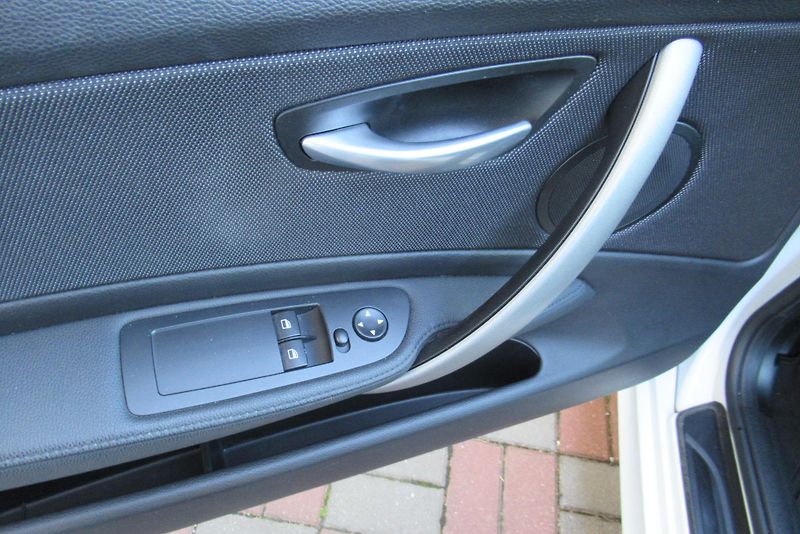 BMW Řada 1 2.0 116i KLIMA SADA ALU KOL - fotka 13 z 17