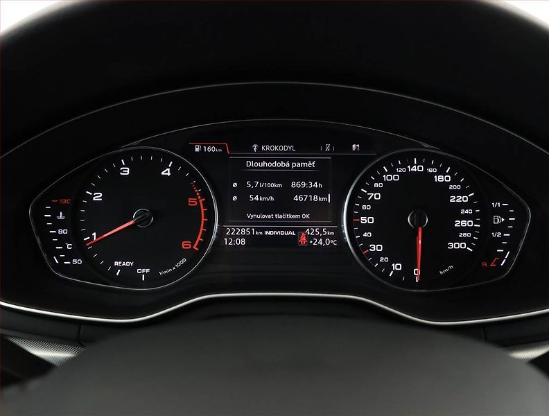 Audi A4 (2017) 2.0 TDI, Navi, Bi-Xenony - fotka 9 z 19
